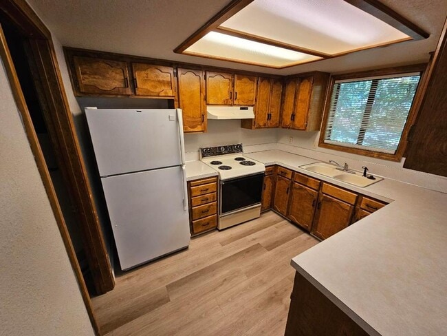 Photo - ? MOVE IN SPECIAL! ? $99.00 1st month rent!