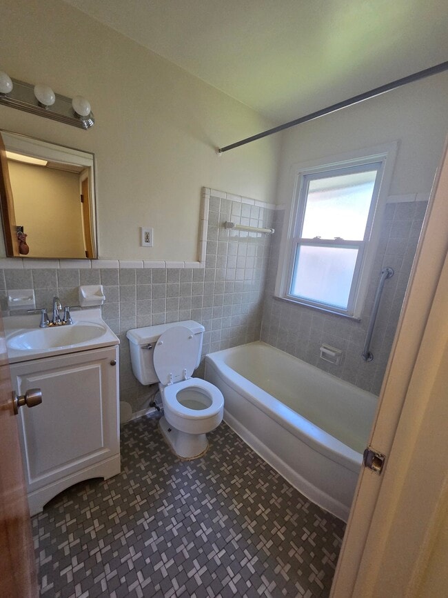 Photo - 2640 Galpin Ave