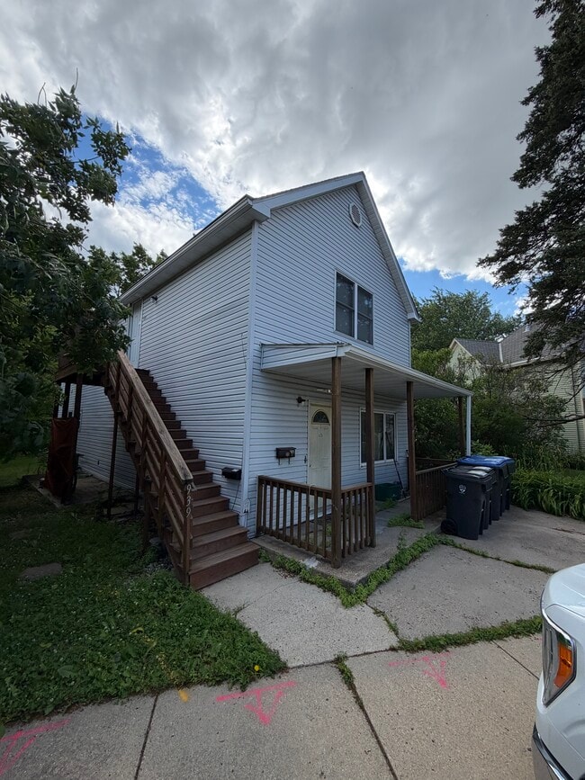 Building Photo - 939 E Main St Unit 939 East Main Street