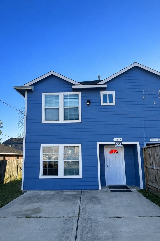 Building Photo - 6514b Culmore Dr Unit A