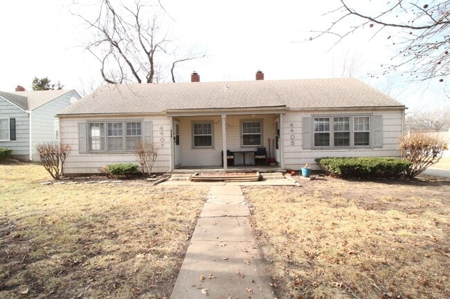 Building Photo - February FREE On This 1 Bedroom 1 Bath Duplex in Navy Hill Area in Olathe