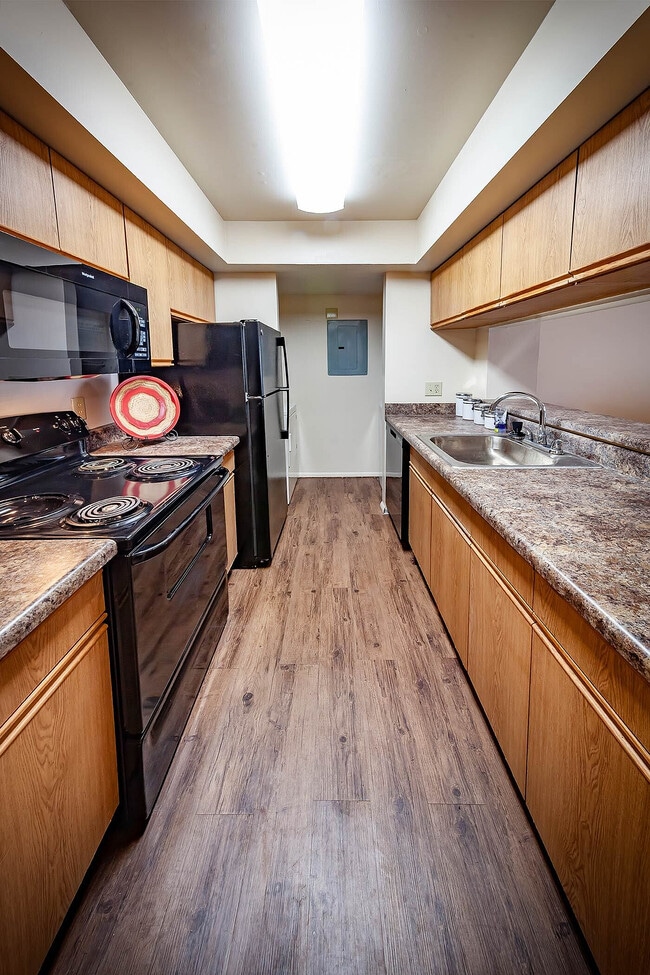 Kitchen l - Pointe Inverness