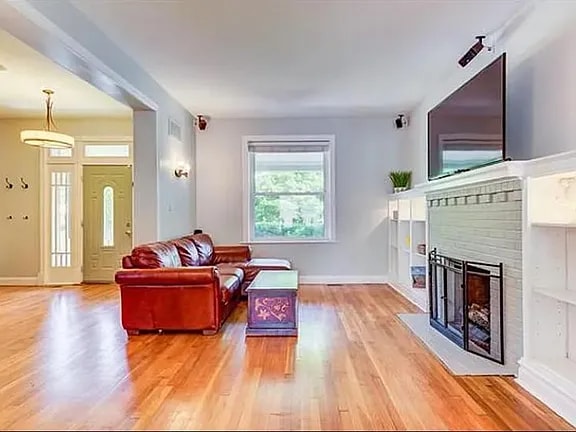 Photo - 5842 Pershing Ave