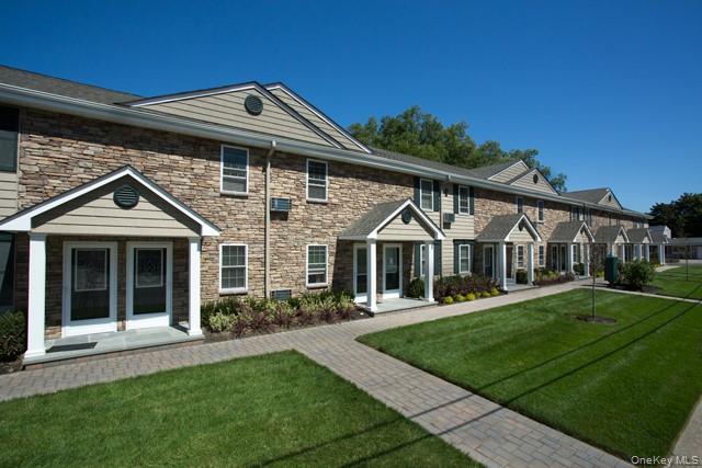 Building Photo - 11 Pickwick Ln Unit 11