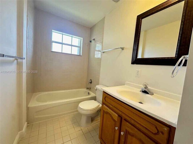 Photo - 2235 Farragut St