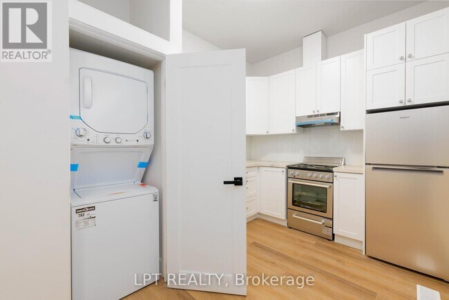 Photo - 627 Crawford St Unit B
