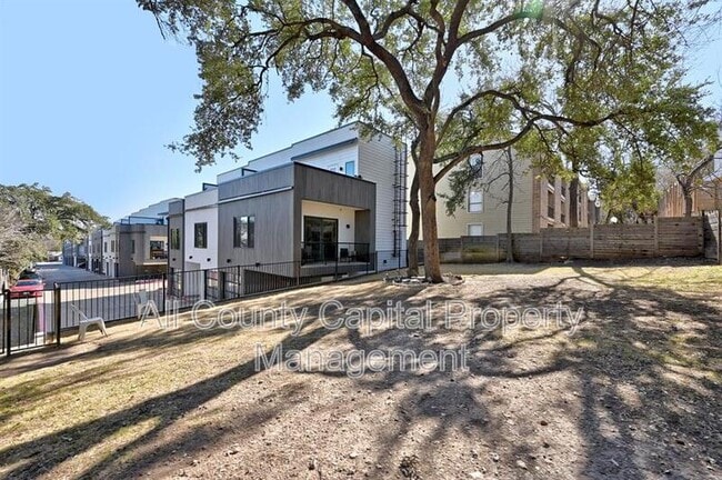 Photo - 2804 S 1st St