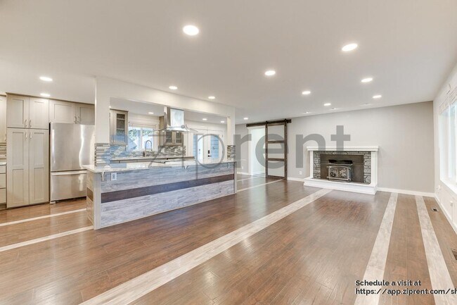 Photo - 4640 191st St SW