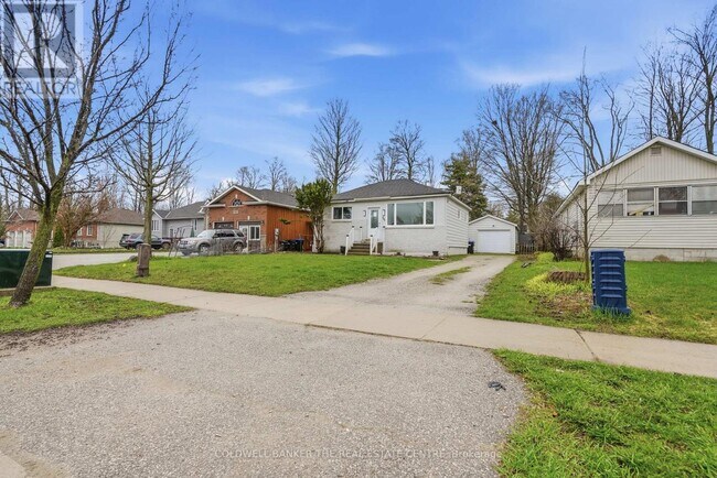 Photo - 749 Innisfil Beach Rd