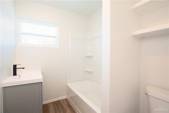 Photo - 802 Redwood Ave