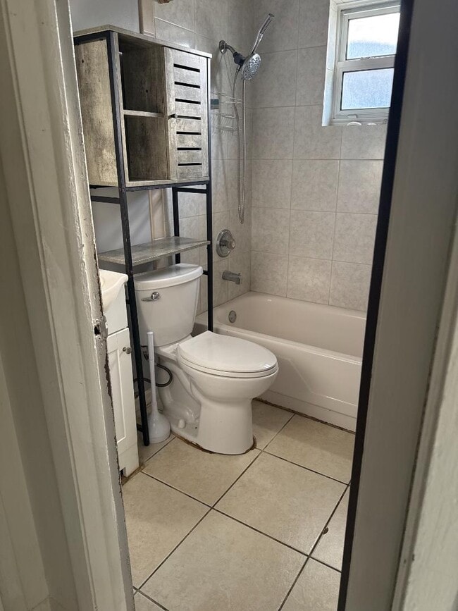 Photo - 3742 Belmont St