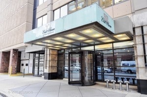 Building Photo - 30 E Huron St Unit 1201 Rental