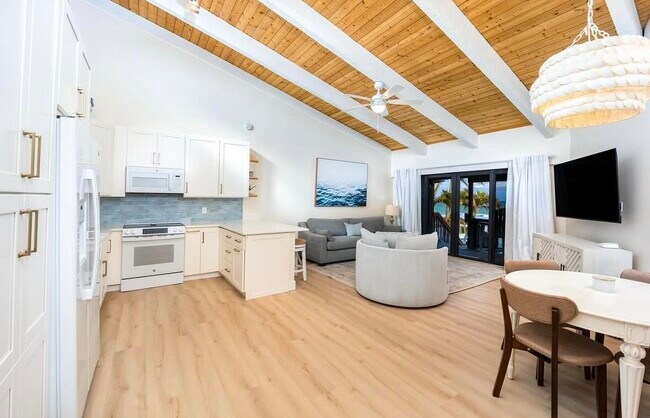 Photo - 2355 NE Ocean Blvd Unidad 19b