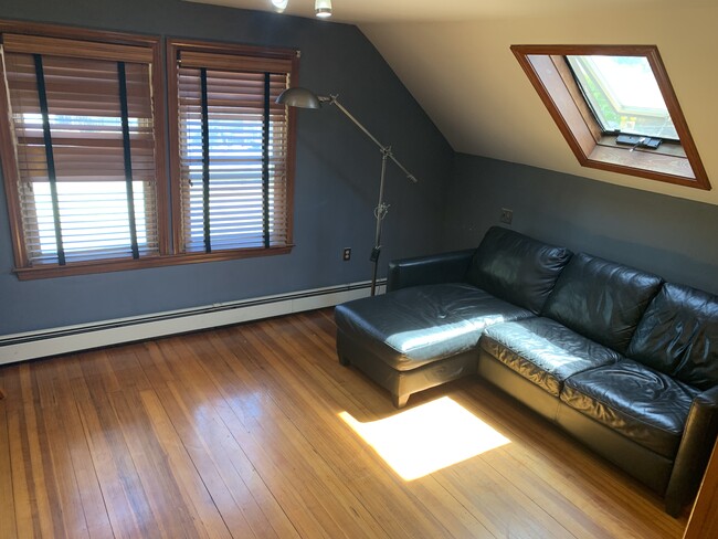 Photo - 1034 N Main St Unidad 2