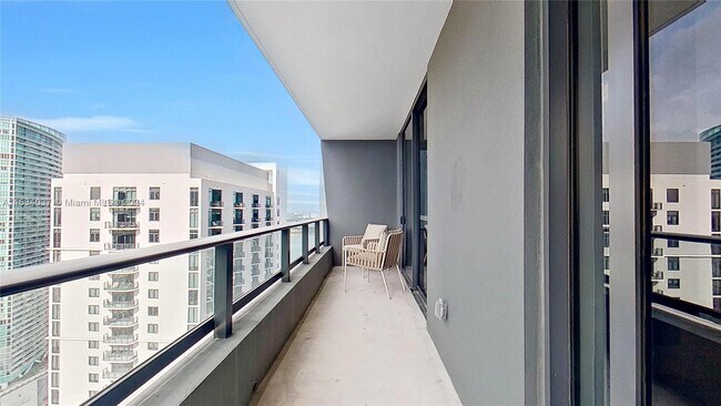 Photo - 601 NW 1st Ct Unidad 4001