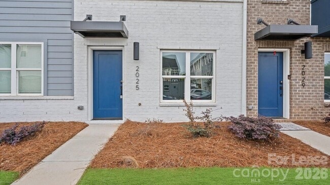 Photo - 2025 Clarksdale Dr