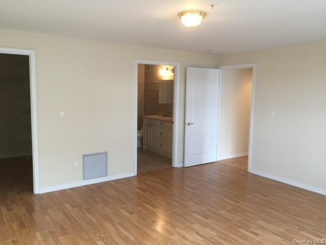 Photo - 26 W Broadway Unit 301