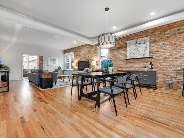 Photo - 1742 N Winchester Ave Unit 203