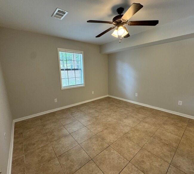 Photo - 3 bed 2.5 bath townhouse!