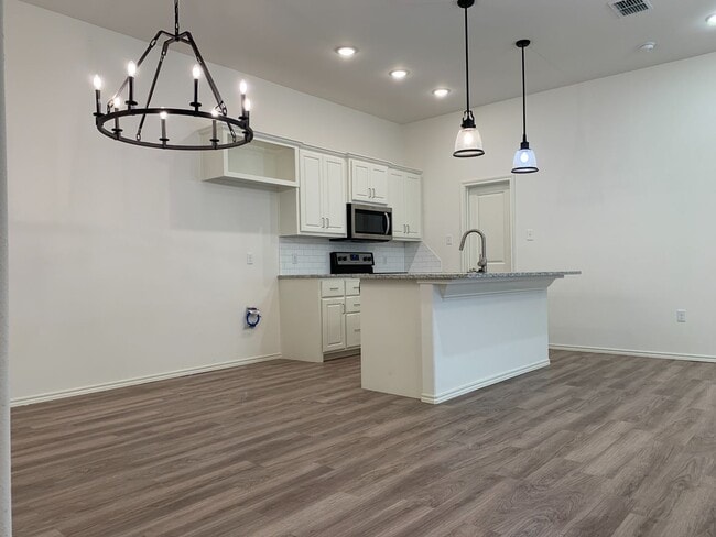 Photo - 12005 Essex Ave Unidad A