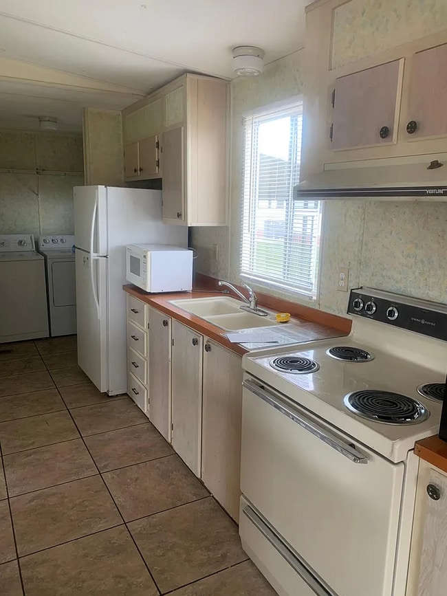 Photo - 4982 Foxwood Lake Dr