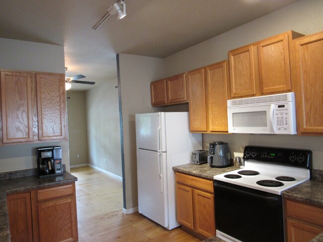 Photo - 2168 St James Dr