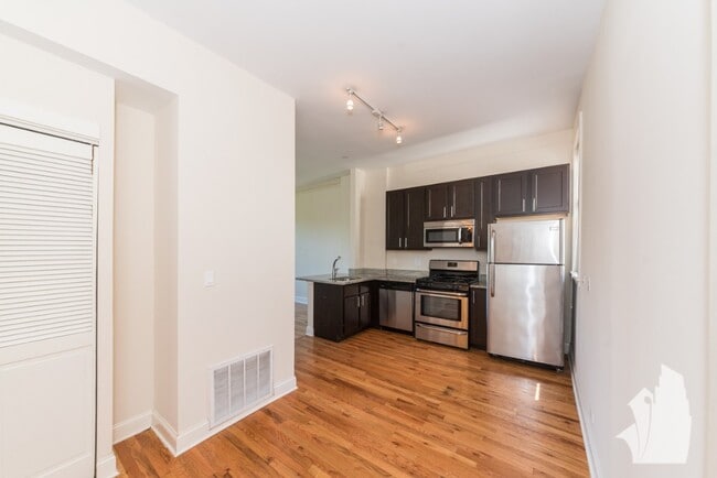 Photo - 2954 N Racine Ave Unit 2f