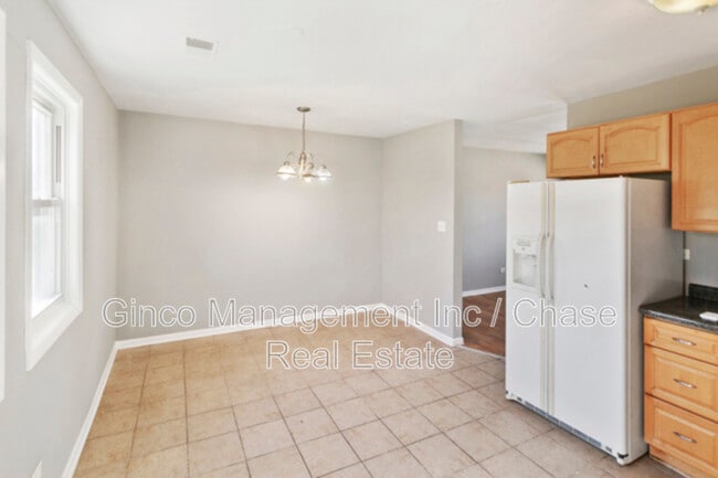 Photo - 594 Andover St