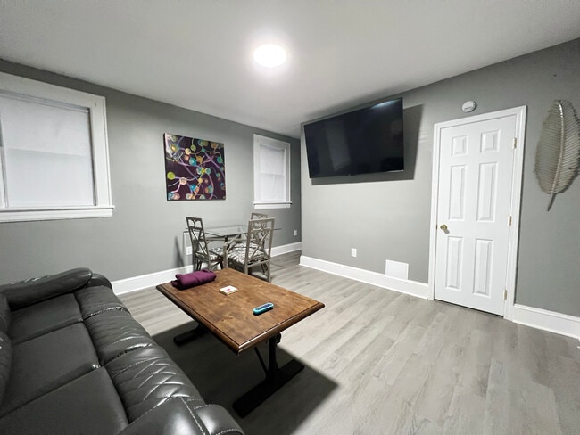 Photo - 817 Ferdinand Ave SW Condo Unit 3