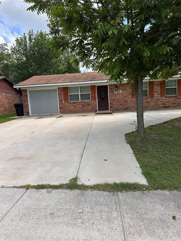 Photo - 1214 Wolfe City Dr