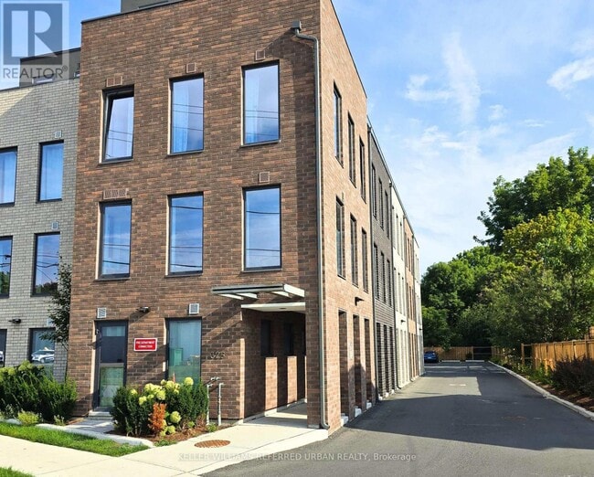 Photo - 325 University Ave W Unit 112