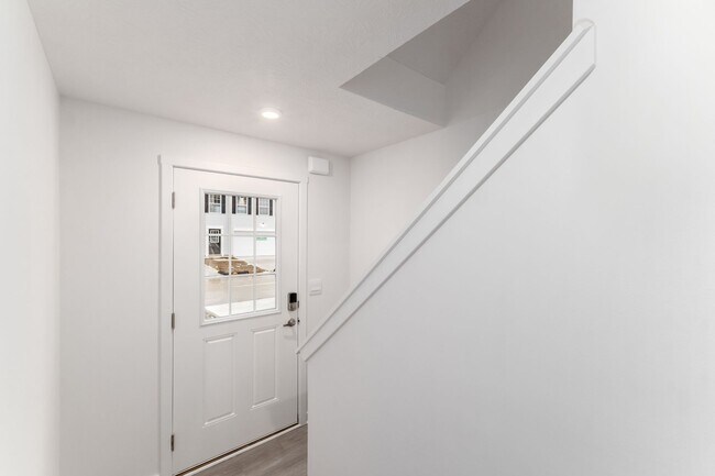 Photo - 120 Red Willow Dr