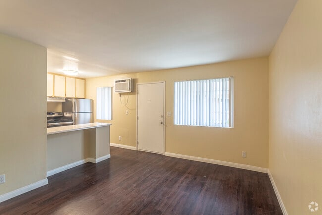2 BR, 1 BA - 680 SF - Meadowlark Apartments