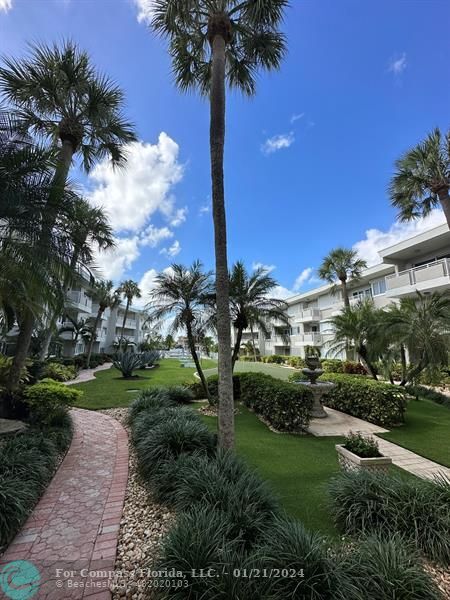 Photo - 1198 Hillsboro Mile Unit 302