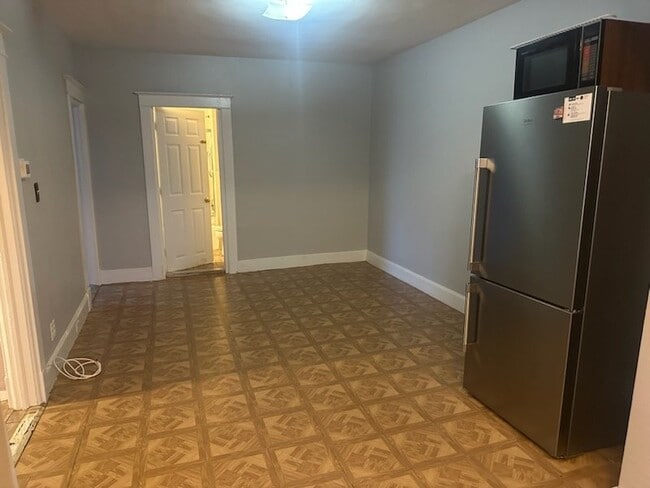 41 4th St Unit 2