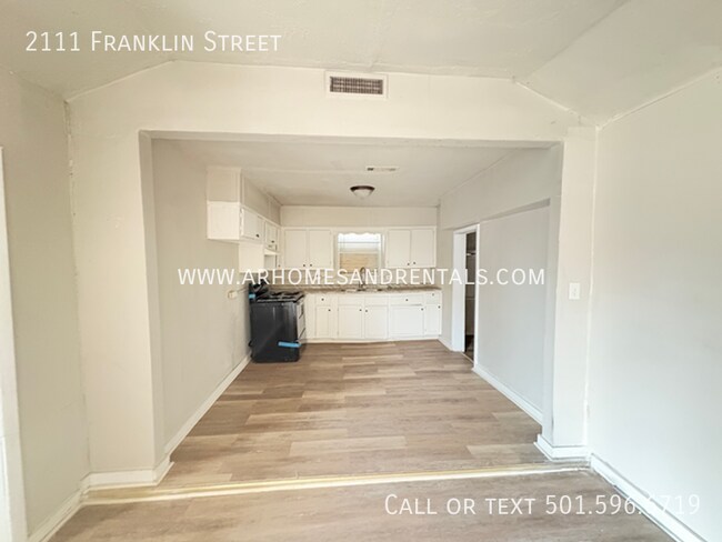 Photo - 2111 Franklin St