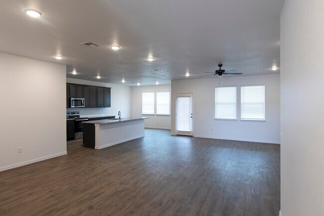 Photo - 1471 Streamside Dr