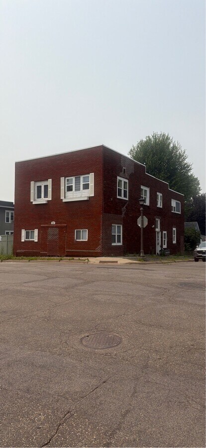 Photo - 1051 Arkwright St N Unit 2