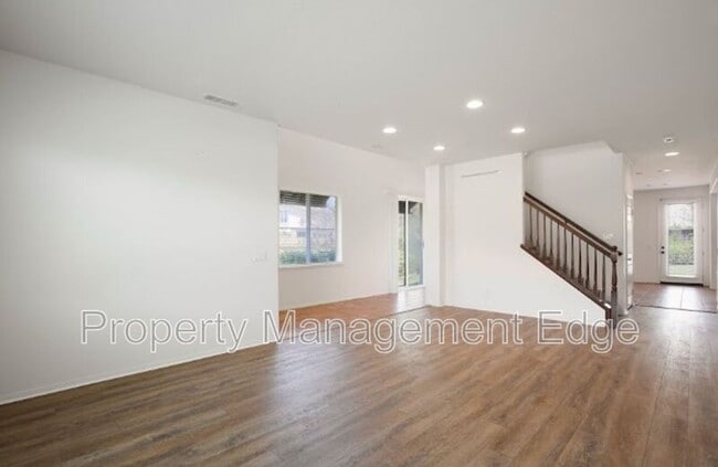 Photo - 23536 Silverwood St