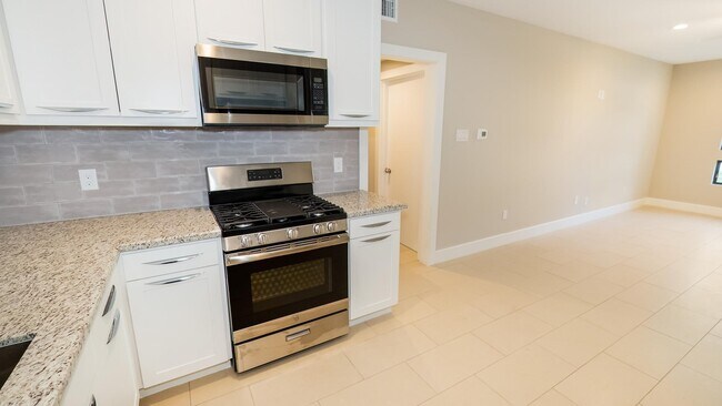 1301 Diez St Unit D