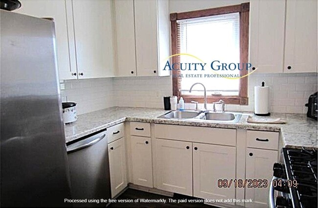 Photo - 4 Bedroom, 2,5 bath Duplex