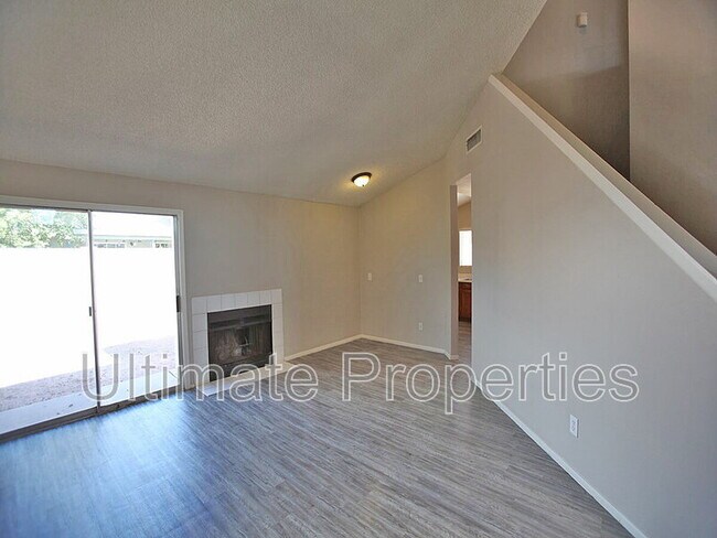 Photo - 8138 W Shangri La Rd