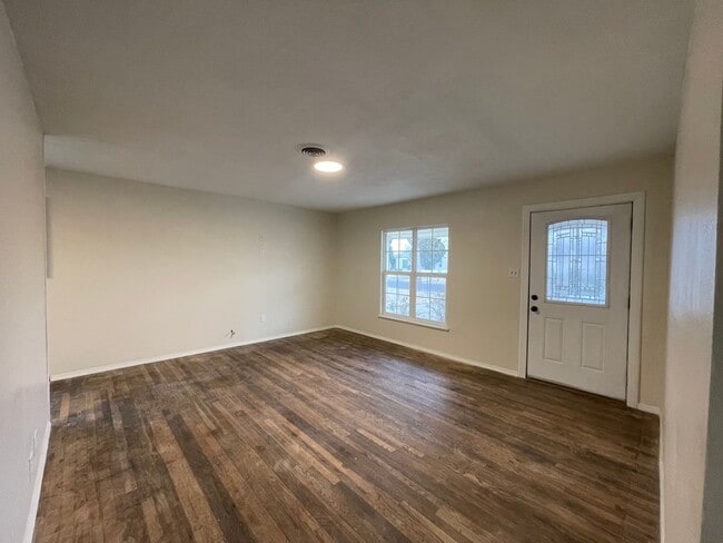 Photo - Updated 3/1.5 in Gables Neighborhood