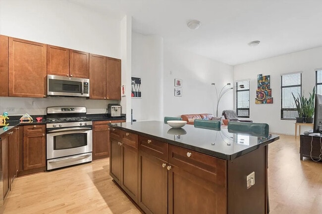 Kitchen 1 - 1255 S State St Unit #502