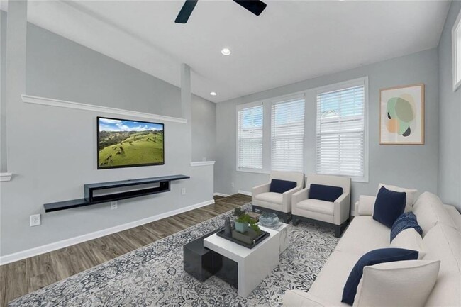 Photo - 900 Brees Ct