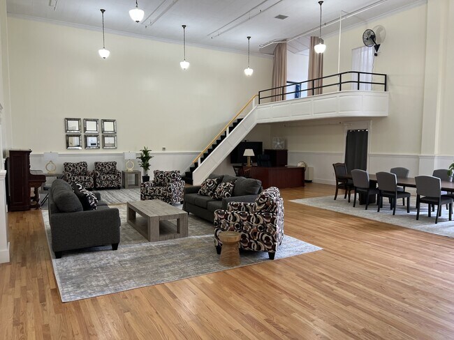 Building Photo - 24 Common St Unit Suite 306