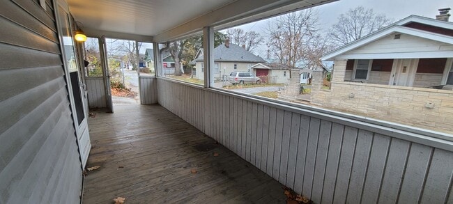 Photo - 208 E Grimes Ln