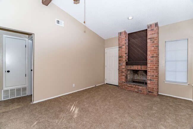 Photo - 2-BEDROOM DUPLEX