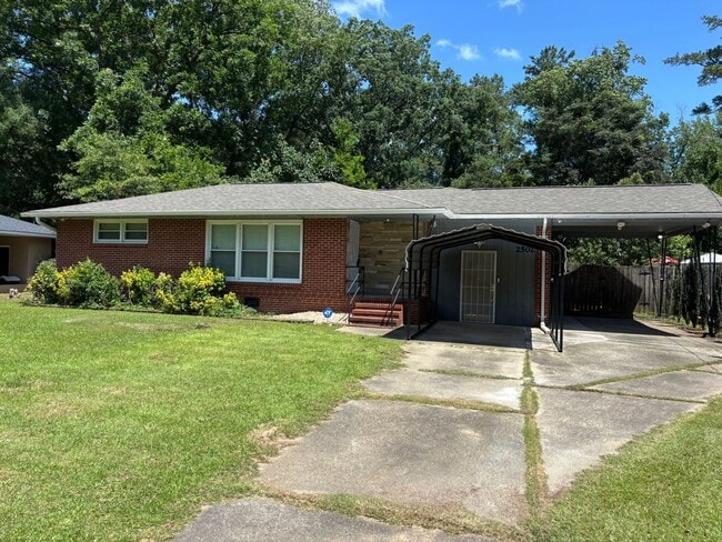 Photo - Welcome to this 1,692 sq ft Columbus, GA home offering 3 bedrooms and 1.5 bathrooms