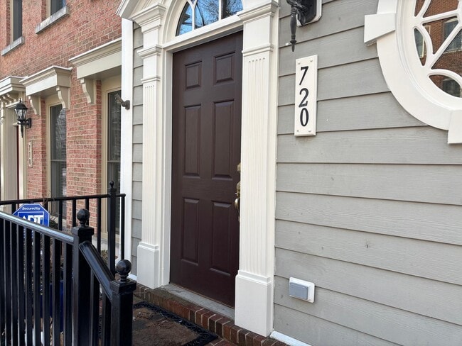 Photo - 720 Carpenter Rd